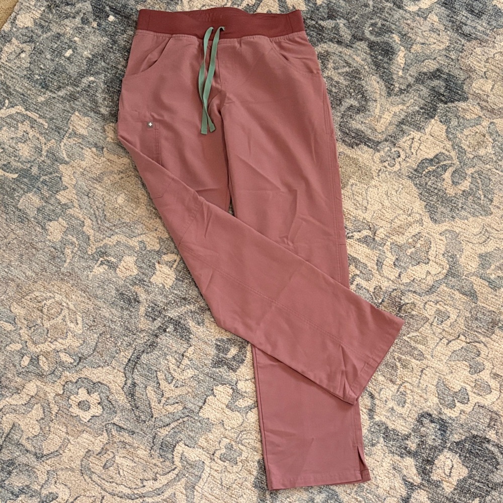 Figs Women’s MINERAL MAUVE LIMITED EDITION scrub pants